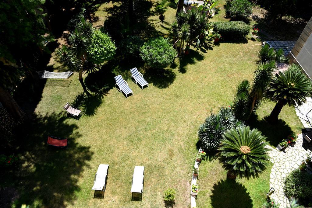 Aedes B&B Il Giardino Dei Sogni Lecce Ngoại thất bức ảnh